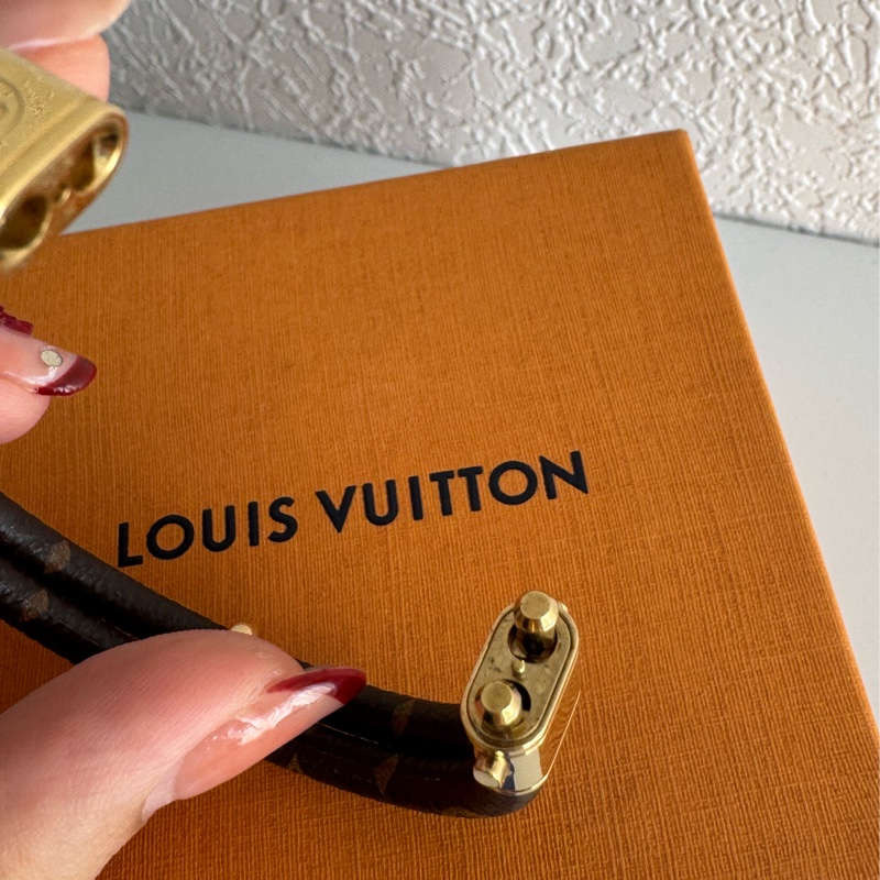 LV花紋雙圈金鎖頭手環😻😻-6