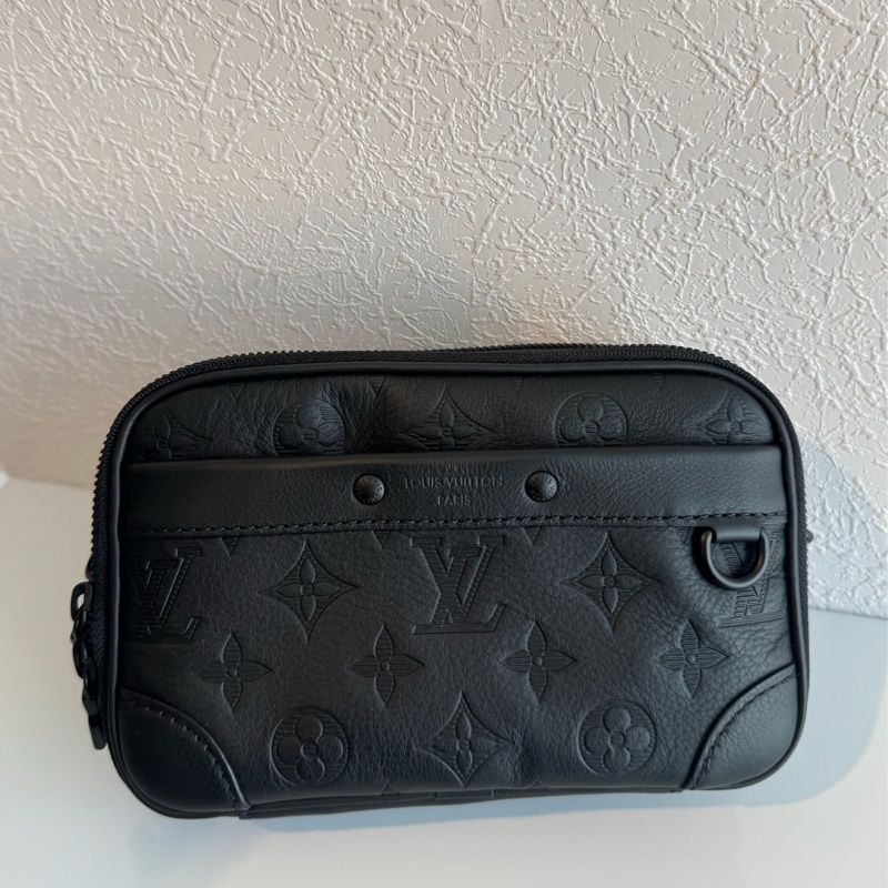 LV黑壓紋雙層相機斜背包-0