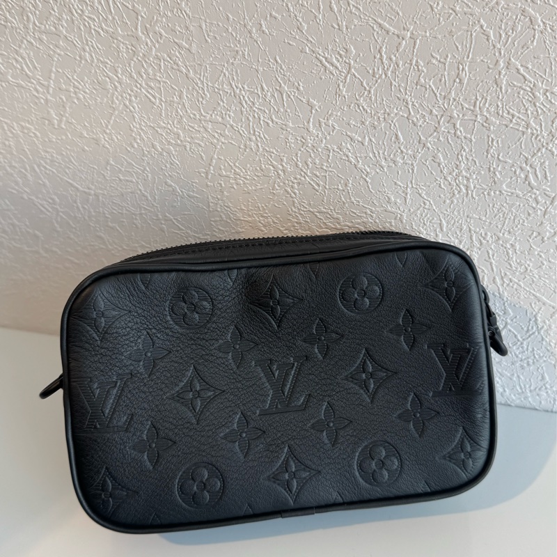 LV黑壓紋雙層相機斜背包-2