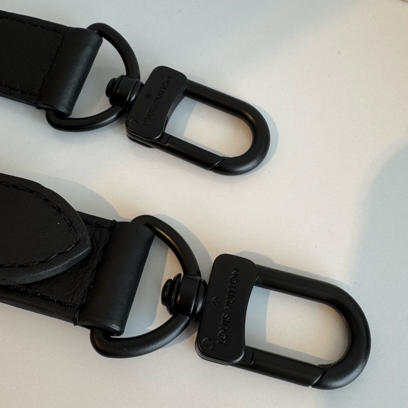 LV黑壓紋雙層相機斜背包-19