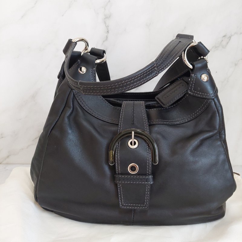 Coach 黑色牛皮肩背側背包-11