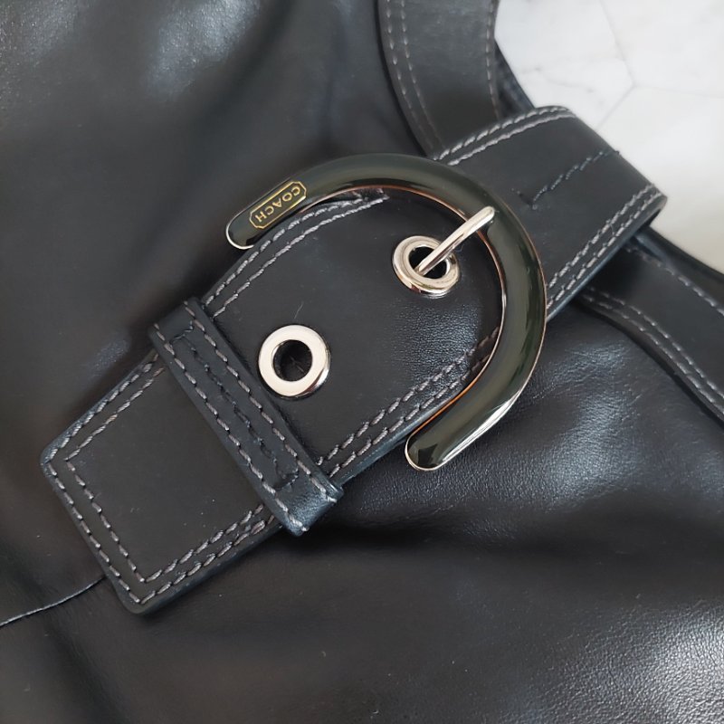 Coach 黑色牛皮肩背側背包-16