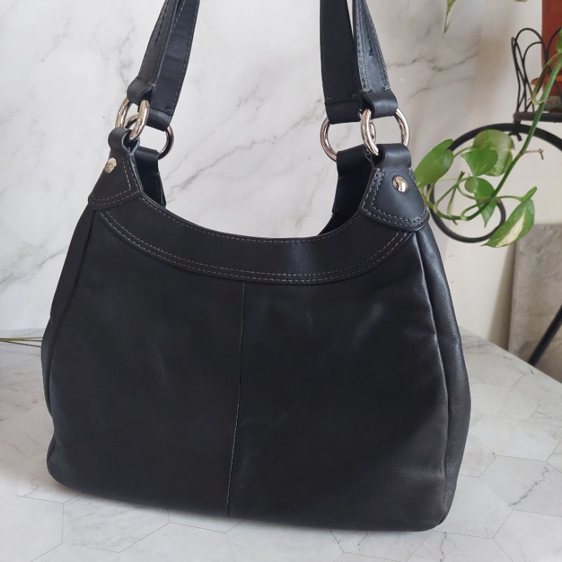 Coach 黑色牛皮肩背側背包-20