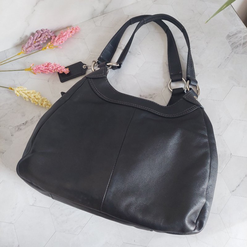 Coach 黑色牛皮肩背側背包-25