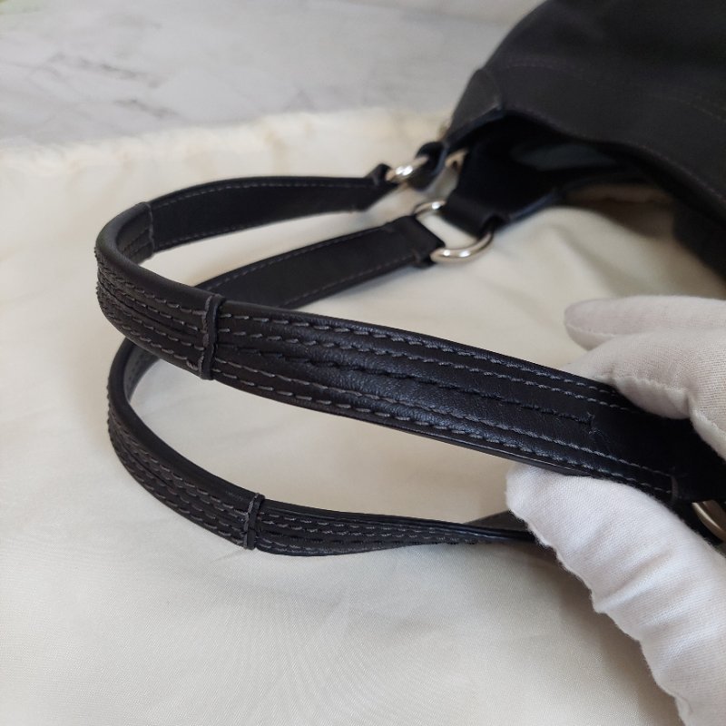 Coach 黑色牛皮肩背側背包-35