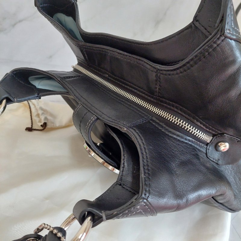 Coach 黑色牛皮肩背側背包-51