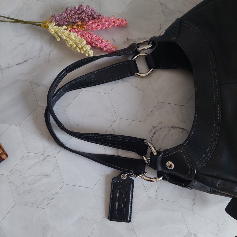 Coach 黑色牛皮肩背側背包-53