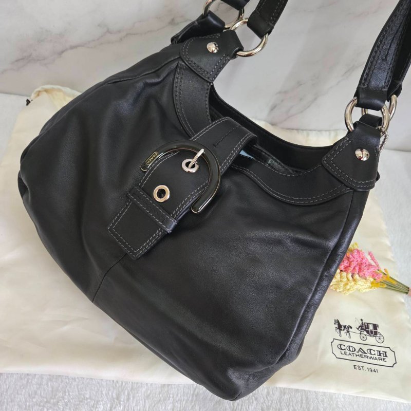 Coach 黑色牛皮肩背側背包-61