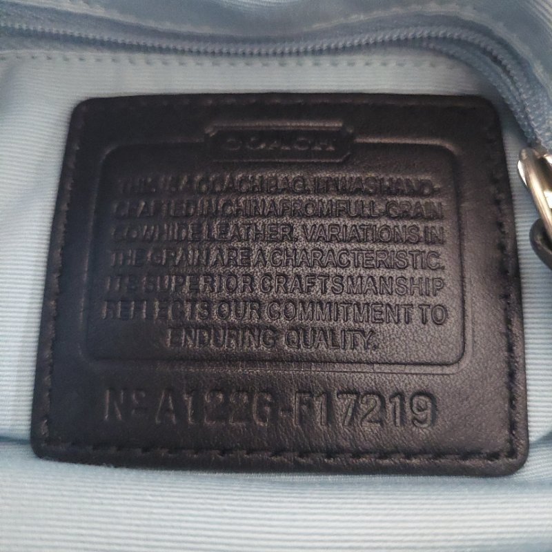 Coach 黑色牛皮肩背側背包-64