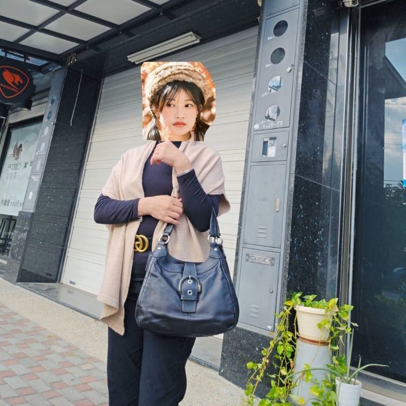 Coach 黑色牛皮肩背側背包-65