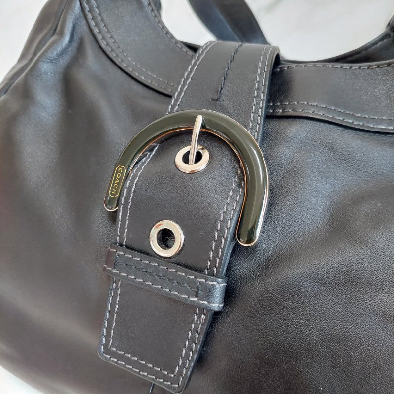 Coach 黑色牛皮肩背側背包-78