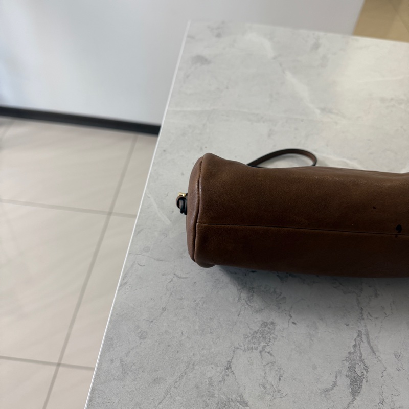 Miumiu圓筒化妝包（全新）-10