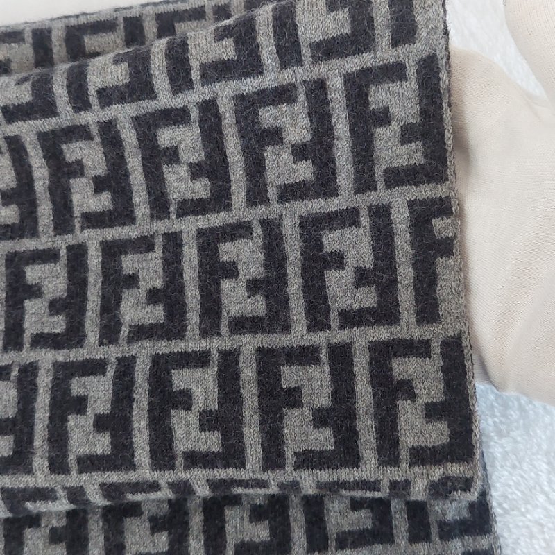 Fendi  芬迪 經典 滿版 好搭羊毛圍巾-13
