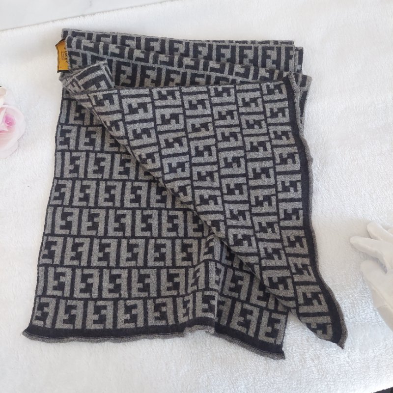 Fendi  芬迪 經典 滿版 好搭羊毛圍巾-27