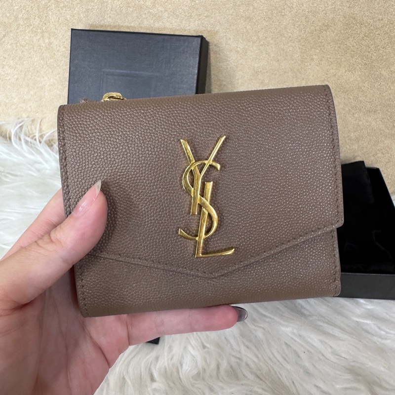 YSL 魚子醬皮革短夾 近全新-1