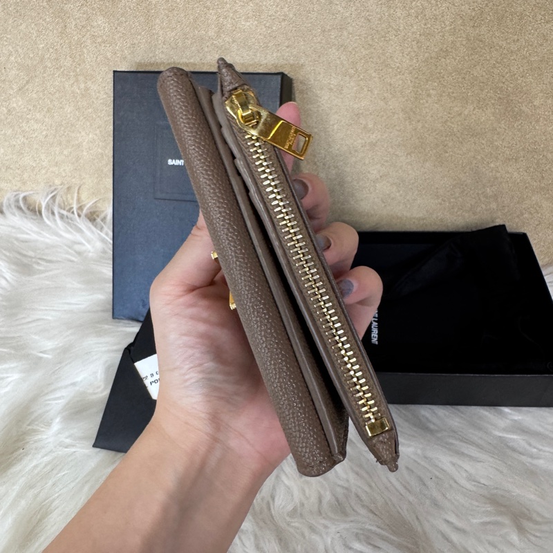 YSL 魚子醬皮革短夾 近全新-4