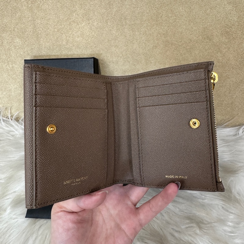 YSL 魚子醬皮革短夾 近全新-6