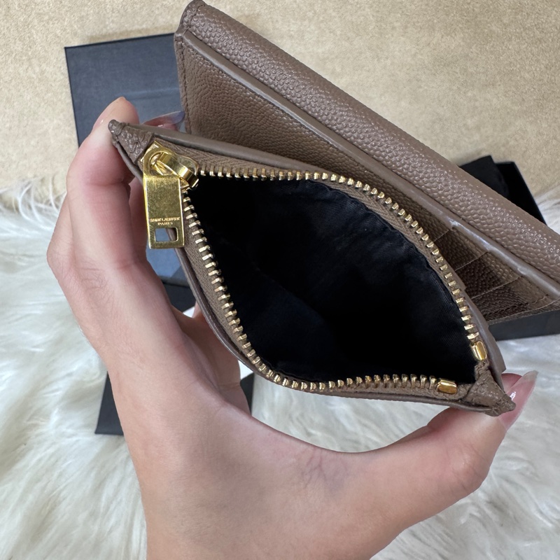 YSL 魚子醬皮革短夾 近全新-8
