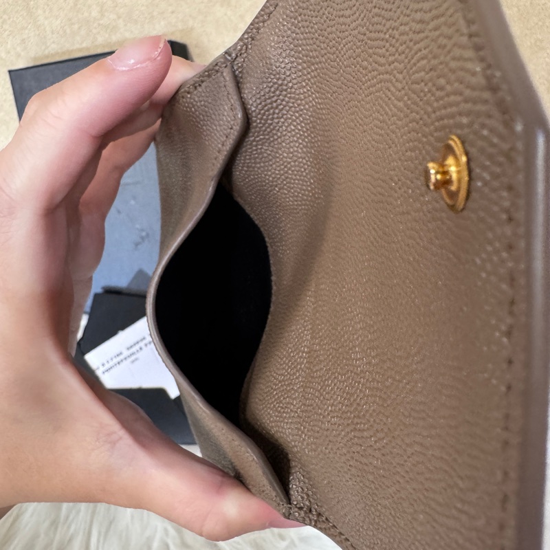 YSL 魚子醬皮革短夾 近全新-11