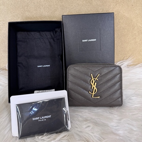 [櫃價23200］YSL 墨綠色魚子醬短夾