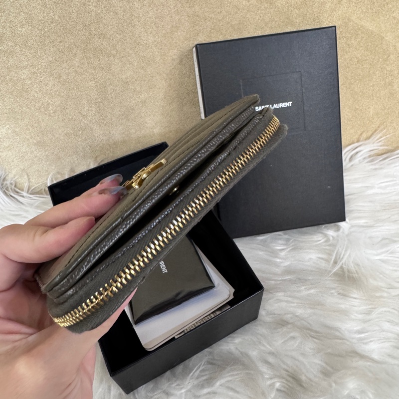 [櫃價23200］YSL 墨綠色魚子醬短夾-5