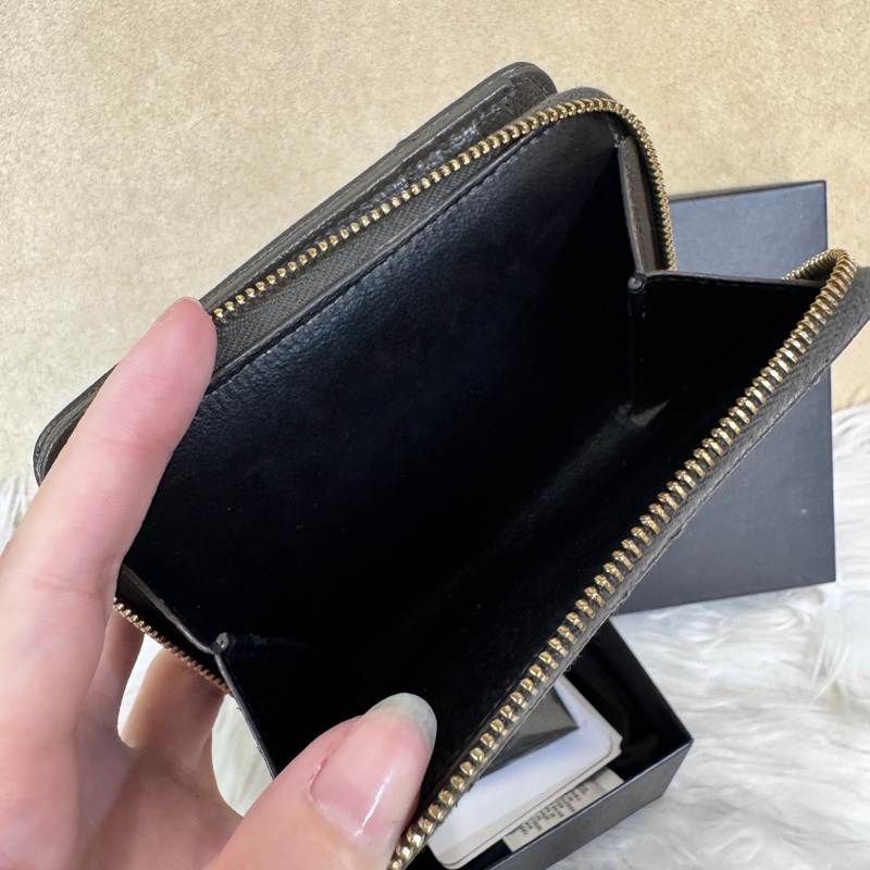 [櫃價23200］YSL 墨綠色魚子醬短夾-8