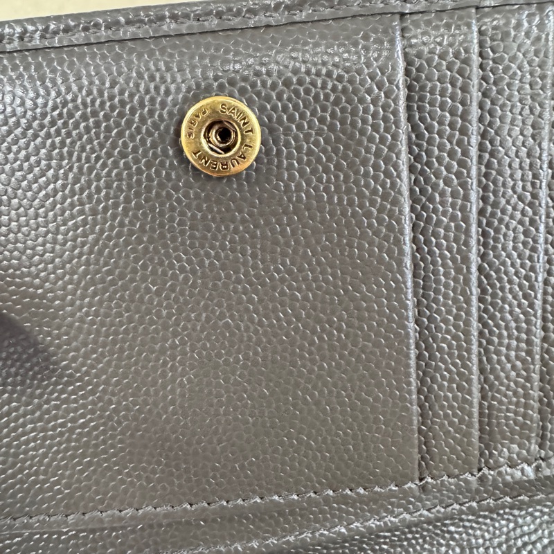 [櫃價23200］YSL 墨綠色魚子醬短夾-11