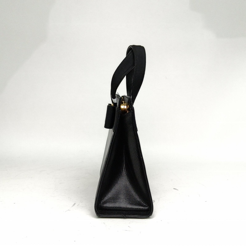 FERRAGAMO 黑色牛皮博物館手提包蜥蜴壓紋肩背包-1