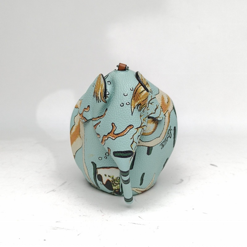 LOEWE ElephantMiniBag小象包圖案牛皮肩背包-1