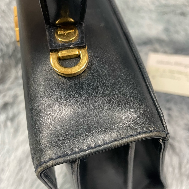 Ferragamo Museum Bag 黑金馬蹄扣手提/肩背包（愛馬仕平替）-9