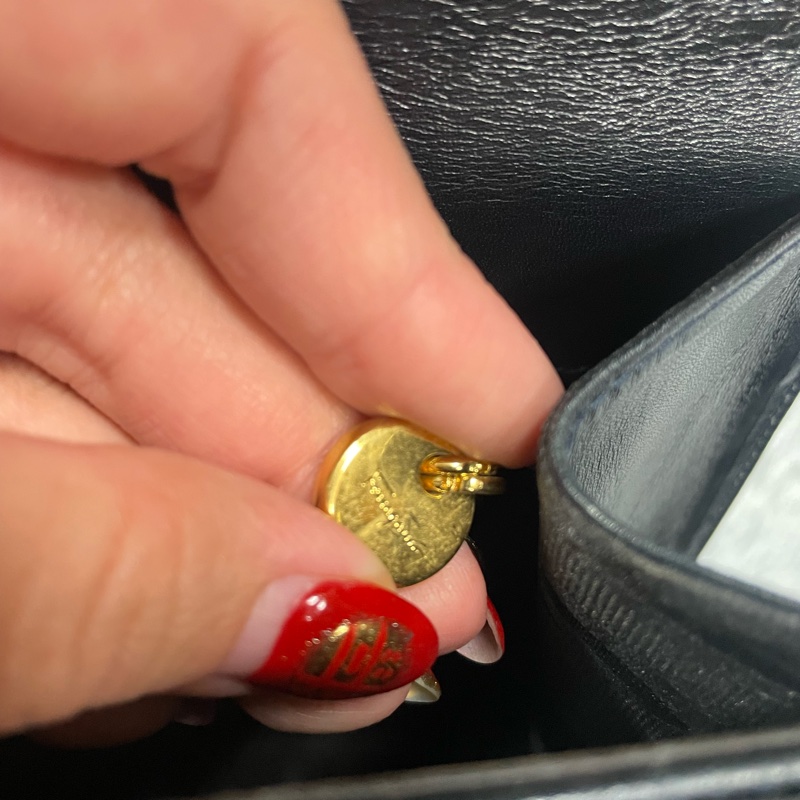 Ferragamo Museum Bag 黑金馬蹄扣手提/肩背包（愛馬仕平替）-17