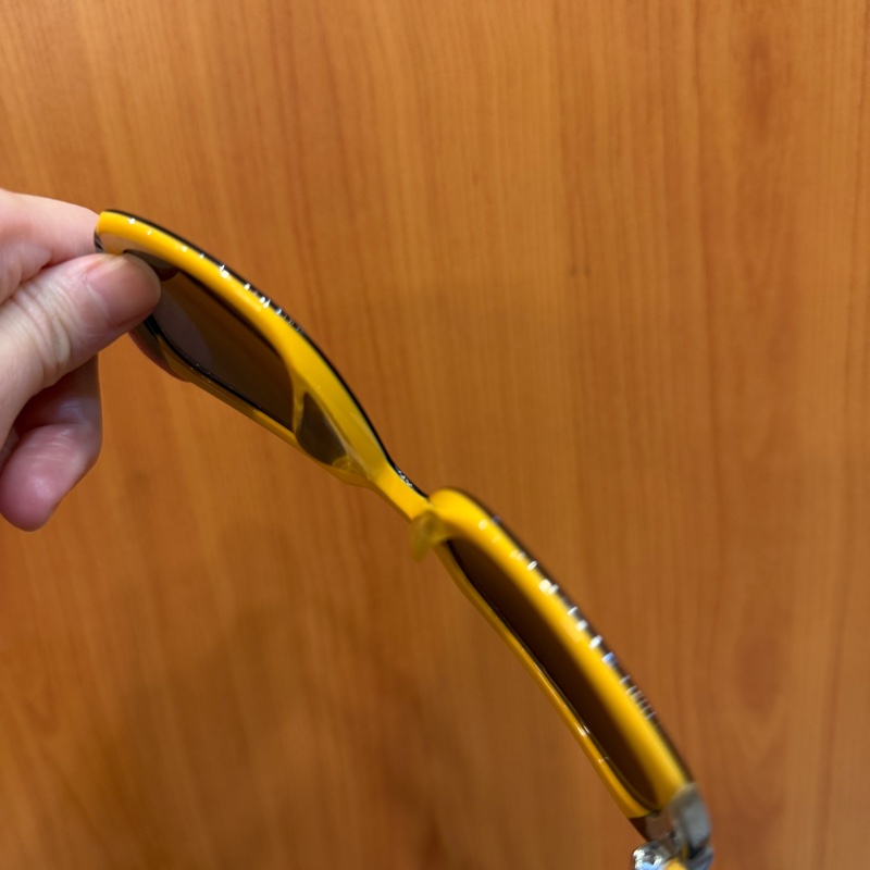 Prada 黑芥末黃膠框琥珀太陽眼鏡-4