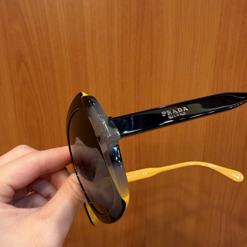 Prada 黑芥末黃膠框琥珀太陽眼鏡-5