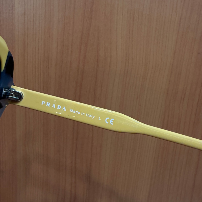 Prada 黑芥末黃膠框琥珀太陽眼鏡-9