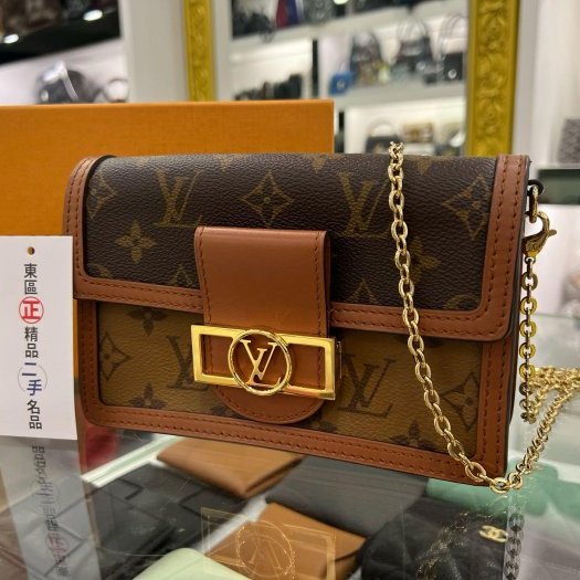 東區正精品㊣LV M68746 MINI DAUPHINE WOC 達芙妮原花雙色金釦鍊帶斜背包手拿包 RZ5758-2