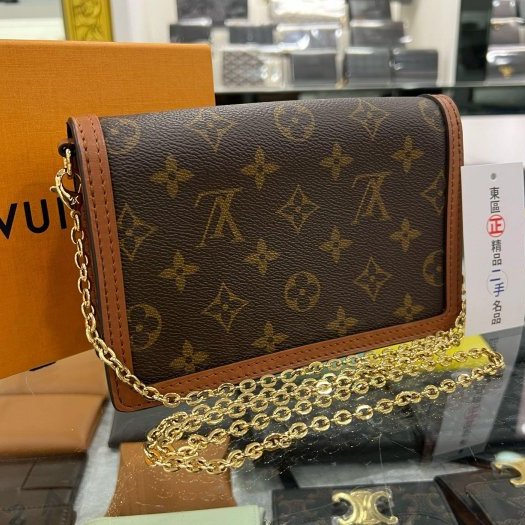 東區正精品㊣LV M68746 MINI DAUPHINE WOC 達芙妮原花雙色金釦鍊帶斜背包手拿包 RZ5758-7