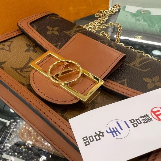 東區正精品㊣LV M68746 MINI DAUPHINE WOC 達芙妮原花雙色金釦鍊帶斜背包手拿包 RZ5758-11