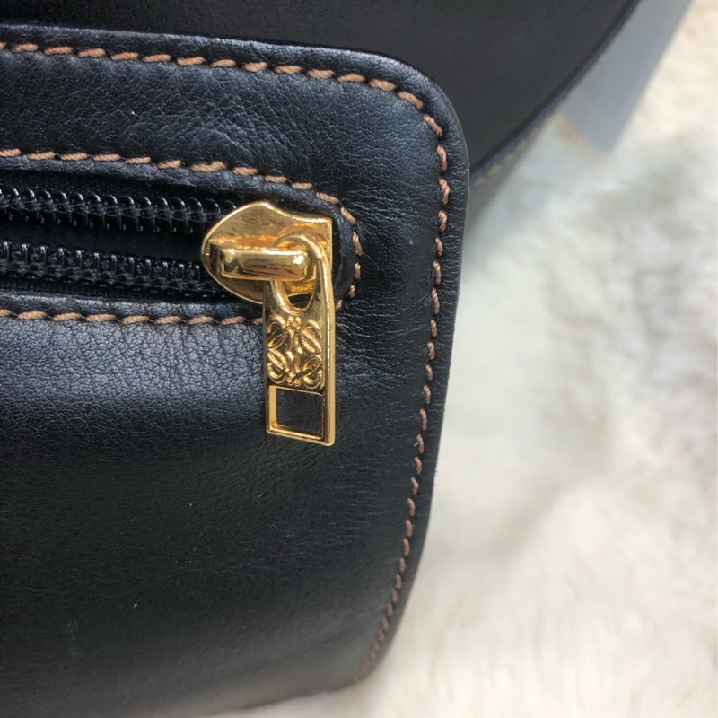 Loewe 黑色小拳師 Hobo 單肩袋 XC293-8