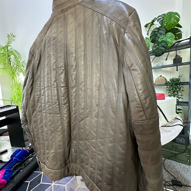 BOSS 茶色皮衣-10