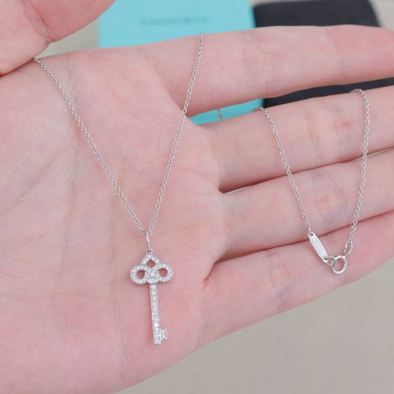 99新，Tiffany蒂芙尼鑰匙項鍊，鳶尾花小號，PT950鉑金鑲鑽 配件盒子-1