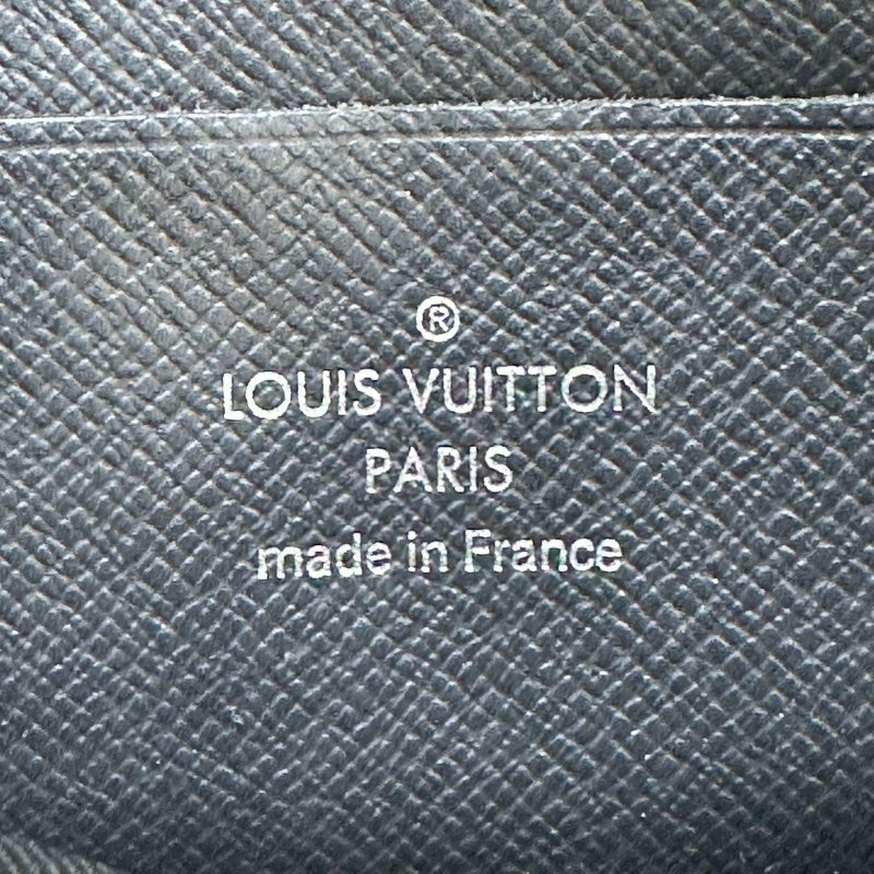 LV Christopher隨身包-6