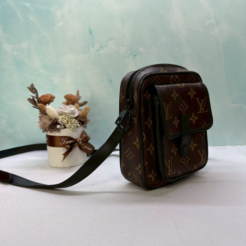 LV Christopher老花隨身包-2