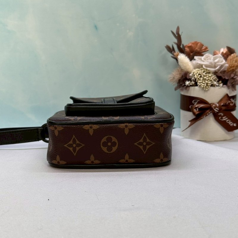 LV Christopher老花隨身包-6