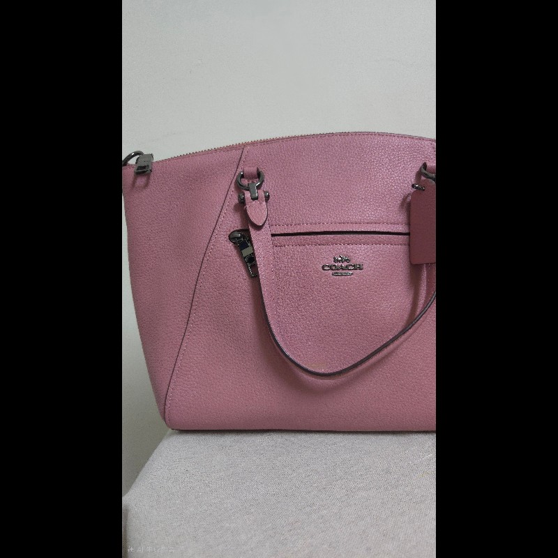 Coach 粉色手提水餃包-3