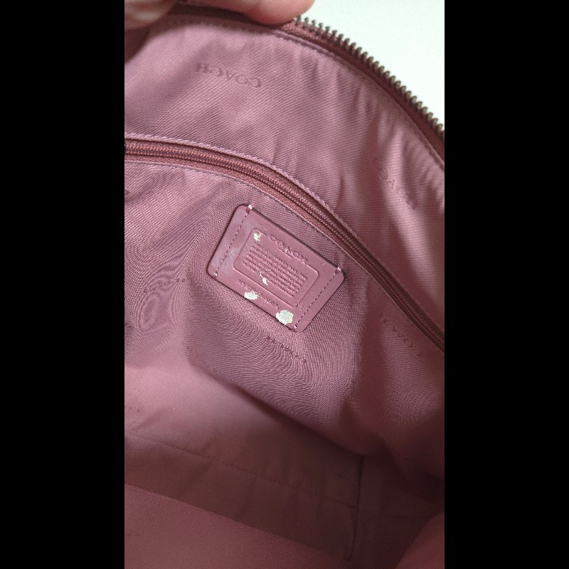 Coach 粉色手提水餃包-9