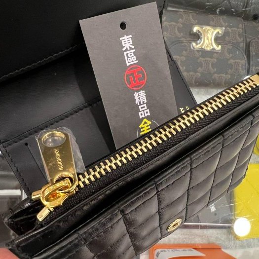 東區正精品㊣BURBERRY 8062372 全新黑色全皮金色TB釦子拉鍊三折零錢短夾 RZ4092-4