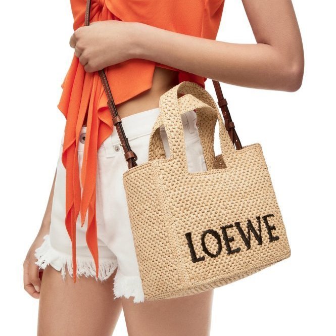 東區正精品㊣LOEWE A685B59X03 全新草編黑字手提包斜背包兩用包Small LOEWE Font Tote RZ4157-2