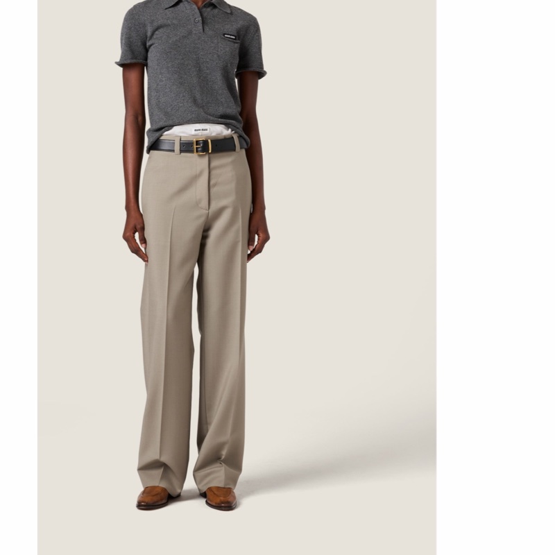 Miu Miu 女士 短袖polo衫IT-36 IT-38 IT-40 IT-42 IT-44 IT-46 IT-48碼模特身高178CM，穿著38碼。-3