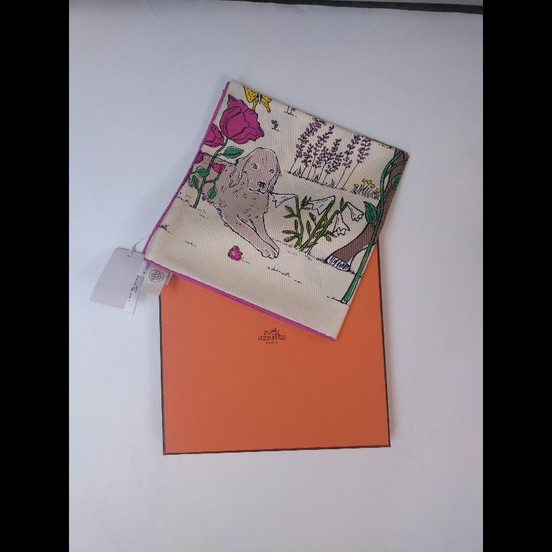 Hermes 奶油底色蘋果樹馬動物方絲巾 90-1