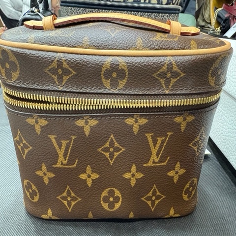 LouisVuitton路易威登 化妝包 手提包 20年芯片編碼款  無附件